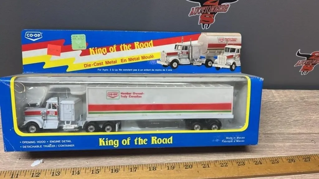 Co-op King of the Road 1:64 Die-Cast Truck and