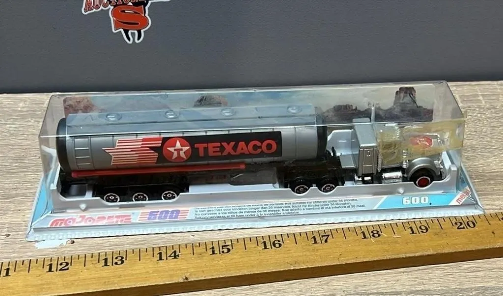 Majorette 1:87 TEXACO Truck and Tanker.