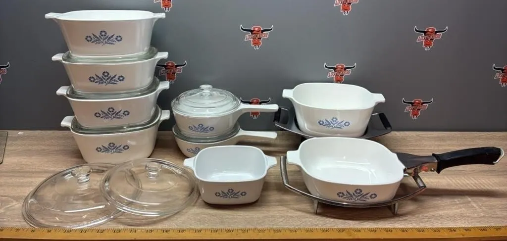 16 Pieces Cornflower Corning Ware Cookware.