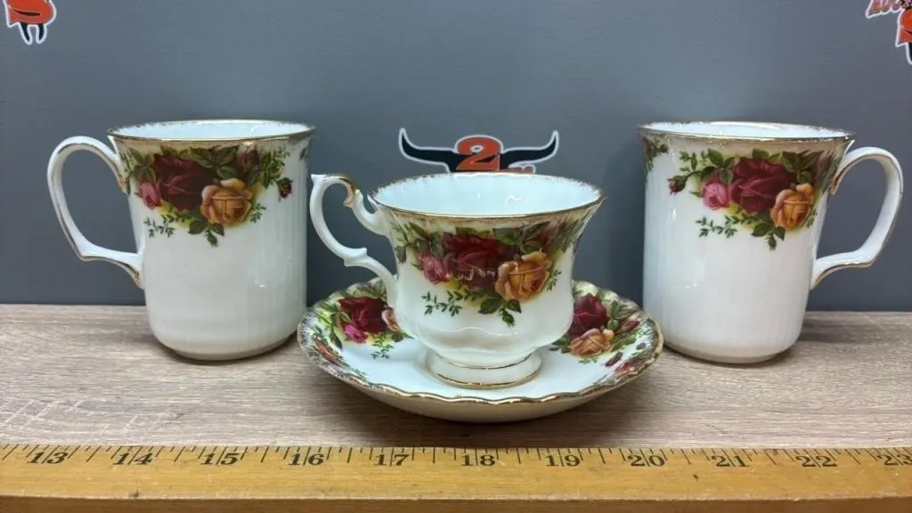 Royal Albert Old Country Rose Teacup/Saucer & 2