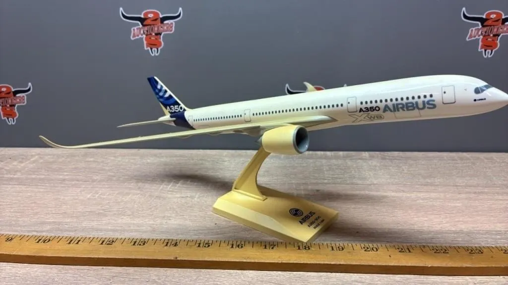 1:200 Airbus A350-900.