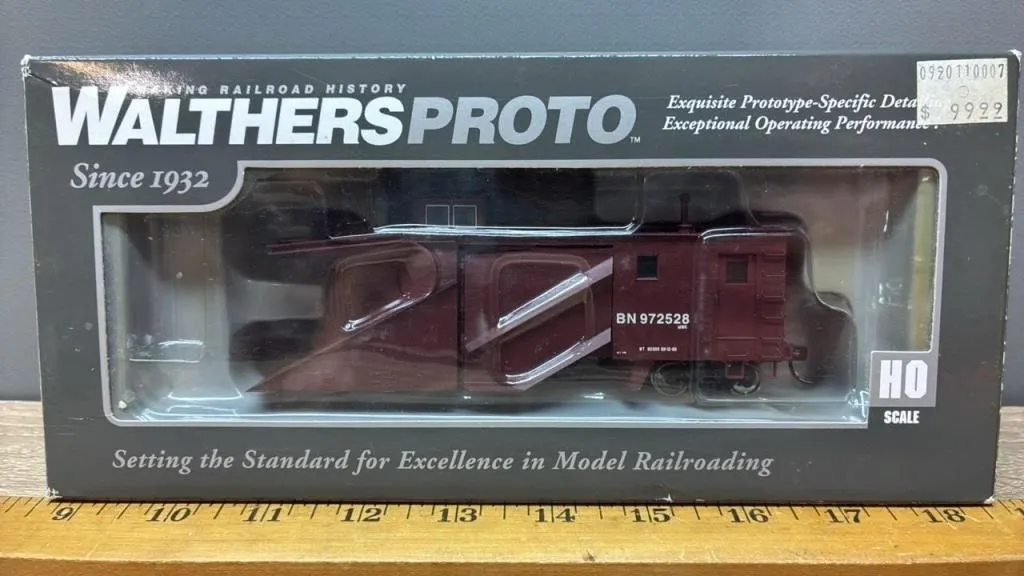 HO Walthers Proto Burlington Northern Russell