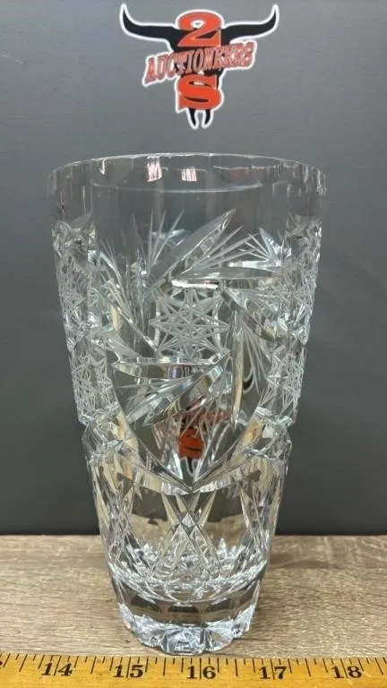Crystal Vase. 7.5�H. *FC