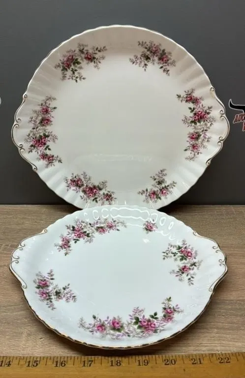 Royal Albert Lavender Rose 11.5� & 9.5� Handled