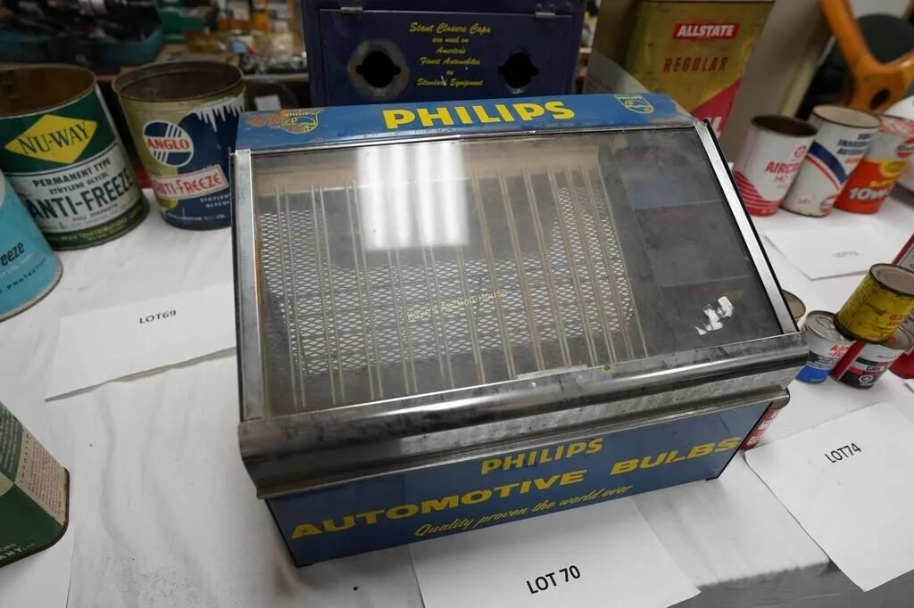 Philips automotive bulbs display stand