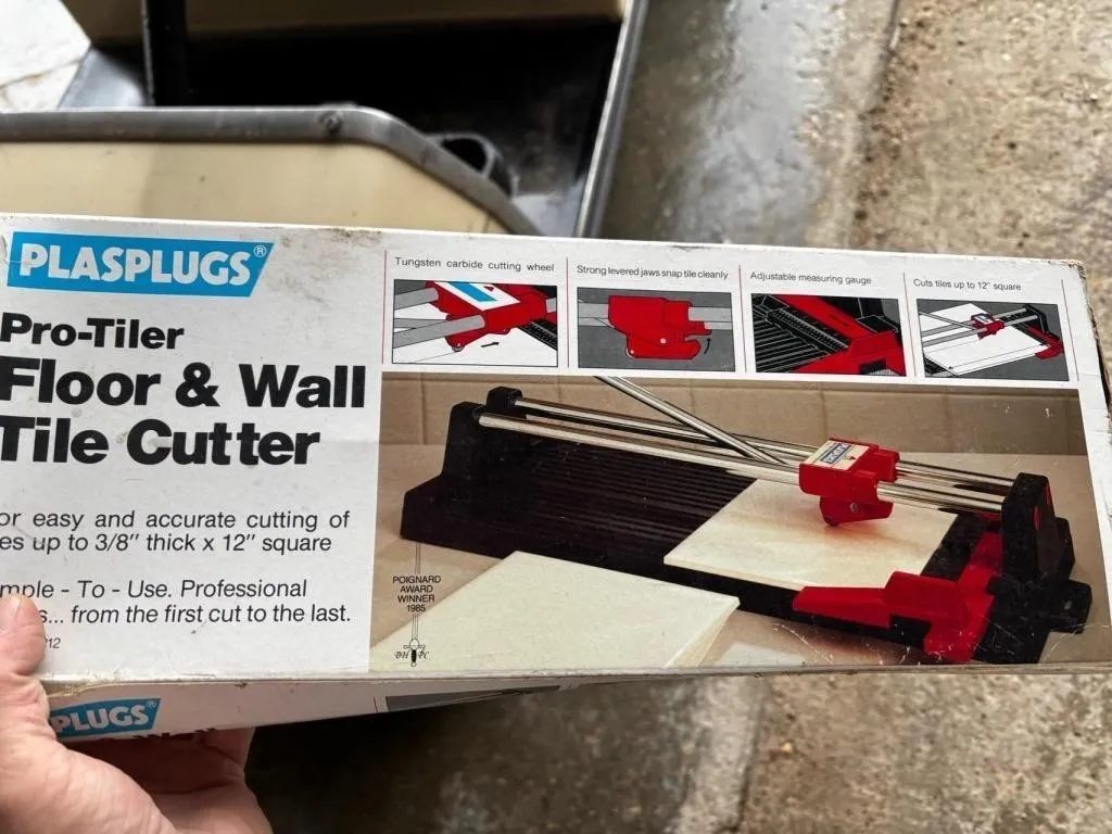 Plasplugs Floor & Wall tile cutter
