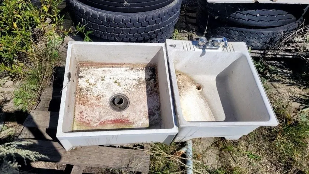 Laundry Sink OFF SITE