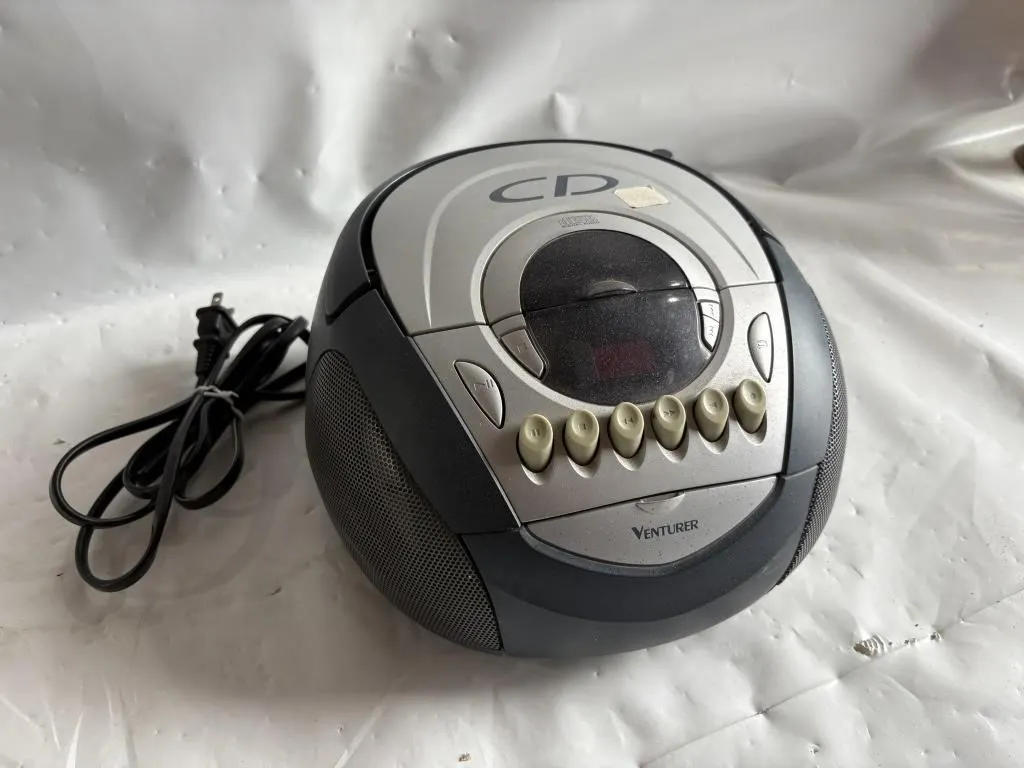 Venturer CDA1387 Portable AM/FM CD Boombox