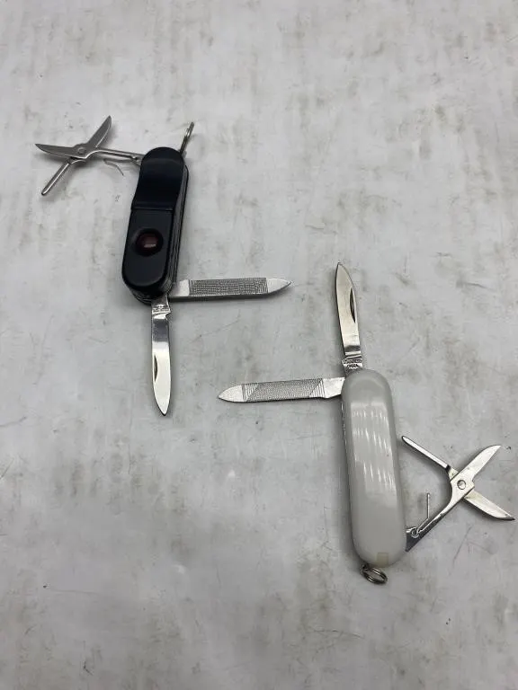 Multi-tool pocket knives with scissors, file,