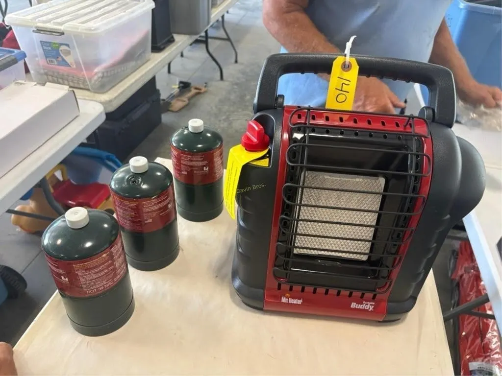 Mr. Heater Portable Buddy w/LP Tanks