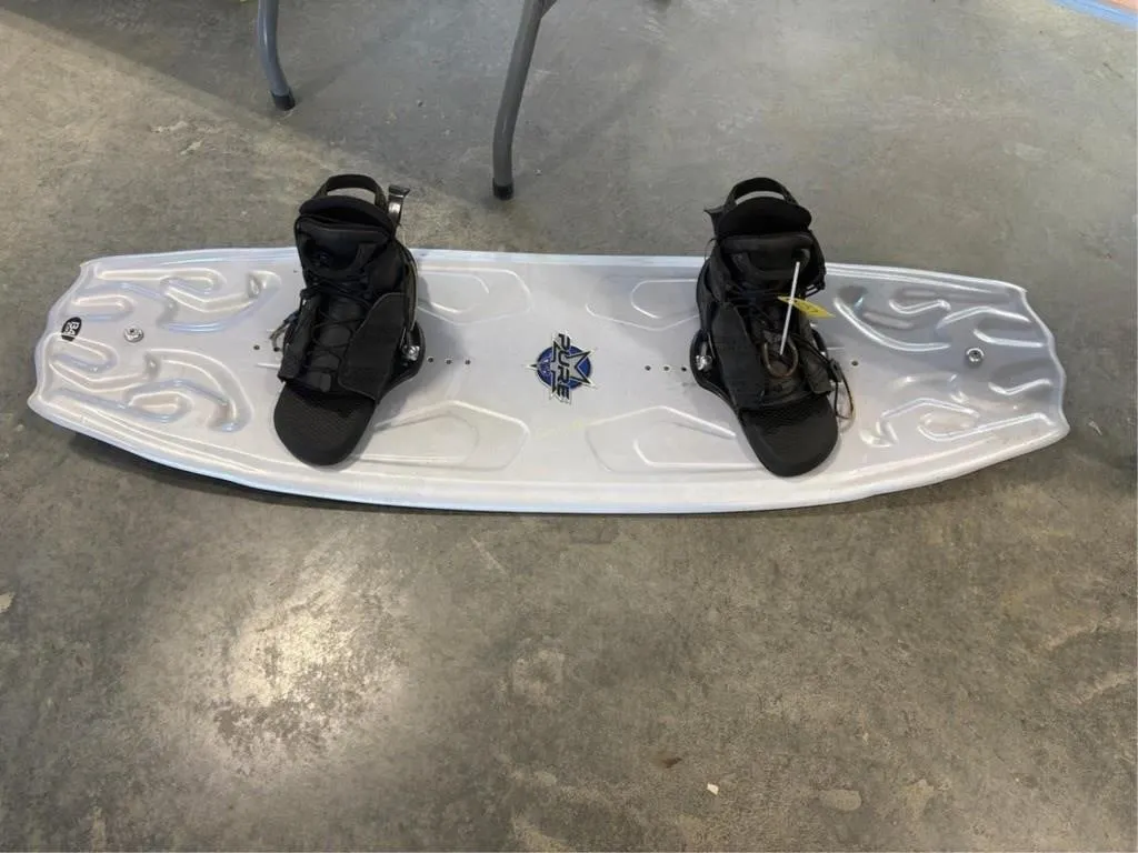 Pure CWB 134cm Wake Board