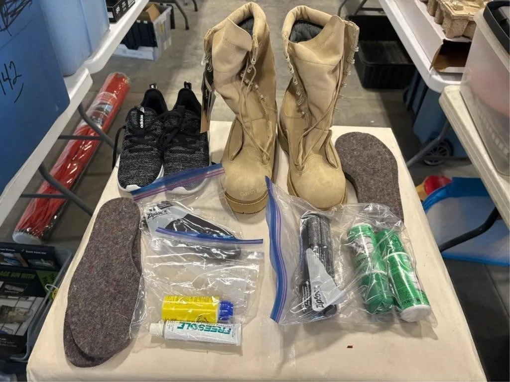 Sz.9M Boots & 6.5 Women's Shoes