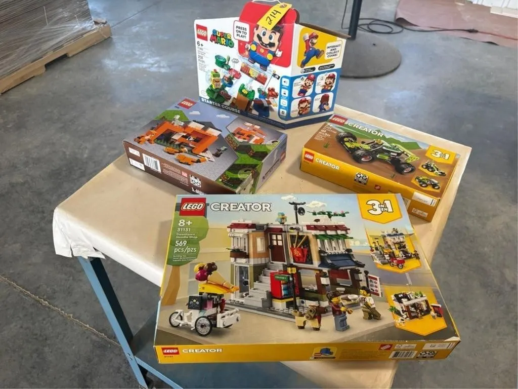 (4) Lego Sets