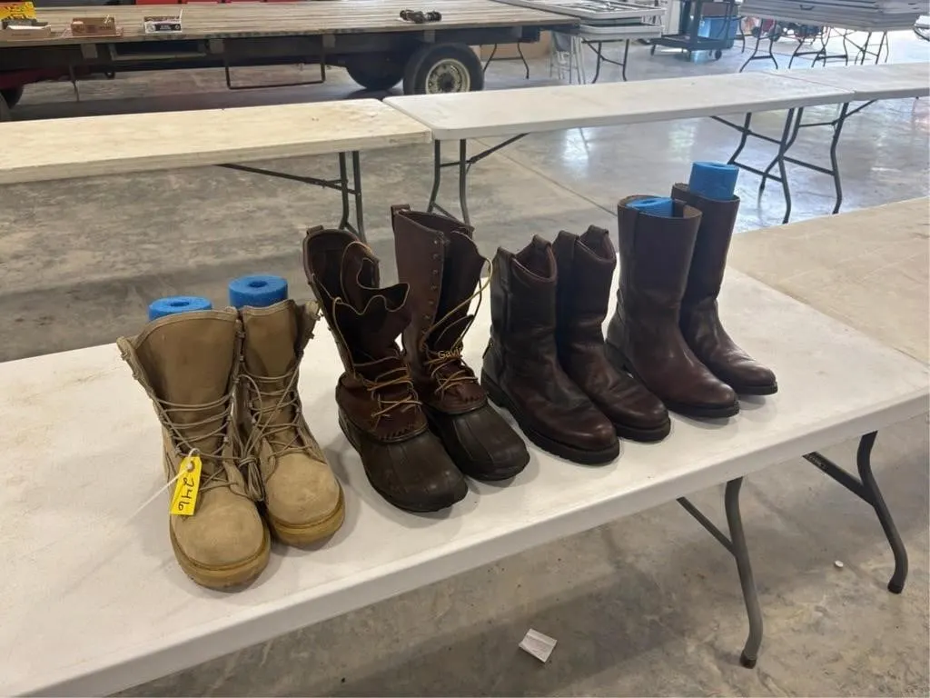 (4) Pairs of Boots