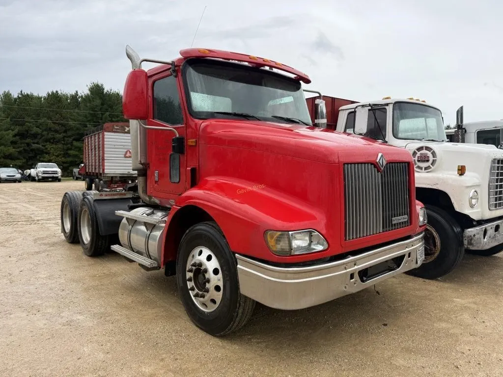 2000 International 9200 Semi