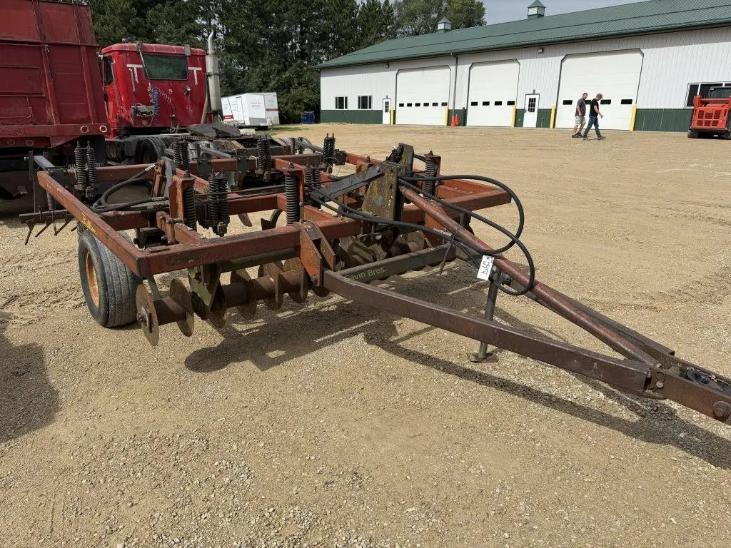 Brillion 7 shank chisel plow