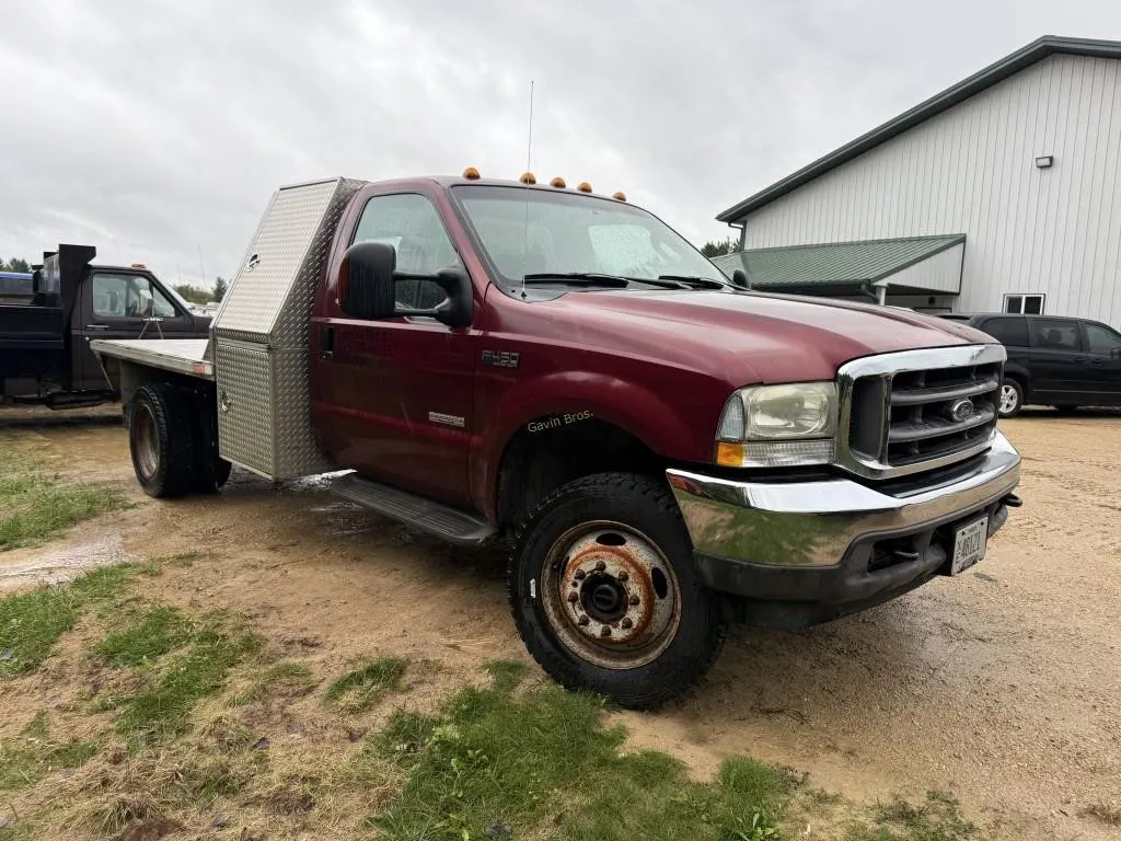 2004 Ford F-450 Flatbed Truck