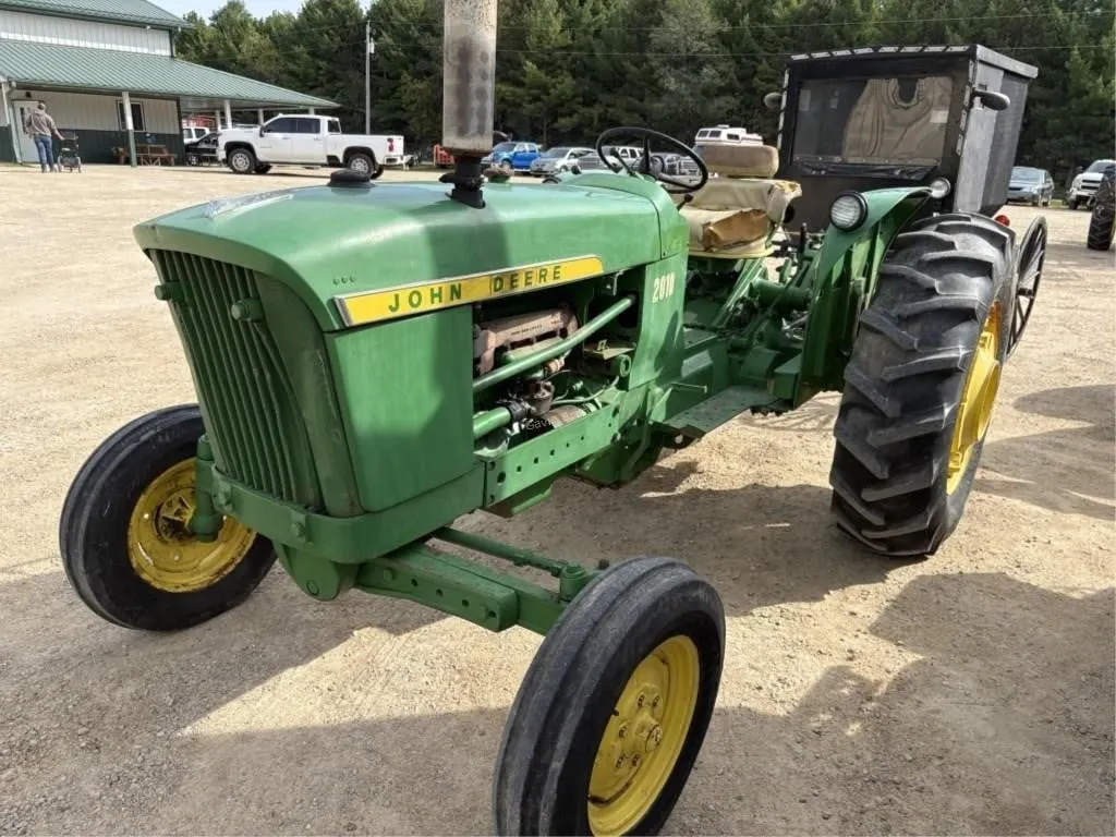 John Deere 2010 Tractor