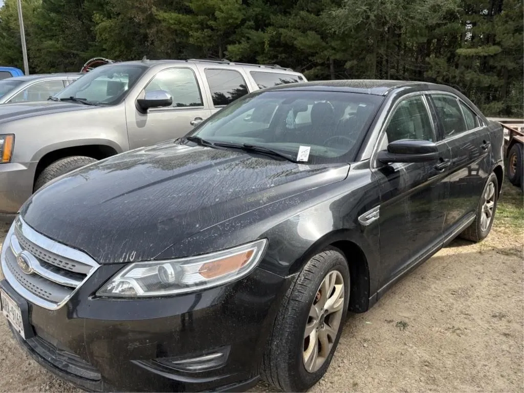 2010 Ford Taurus SEL Car