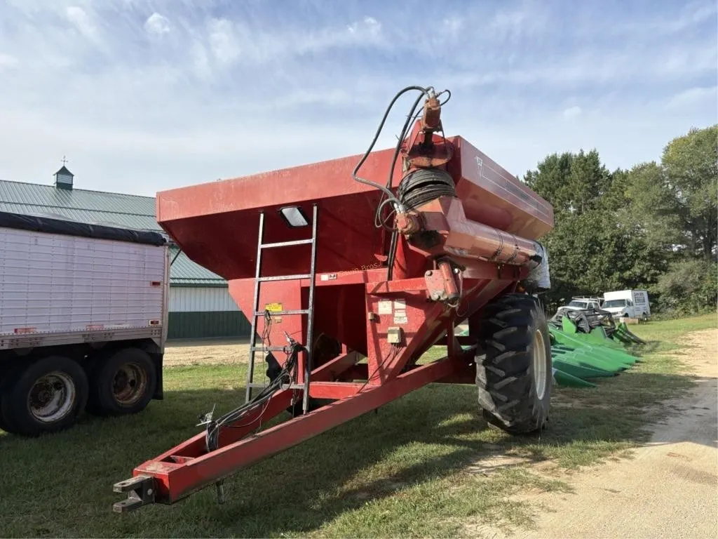 United Farm Tools 660 Hydra Grain Cart