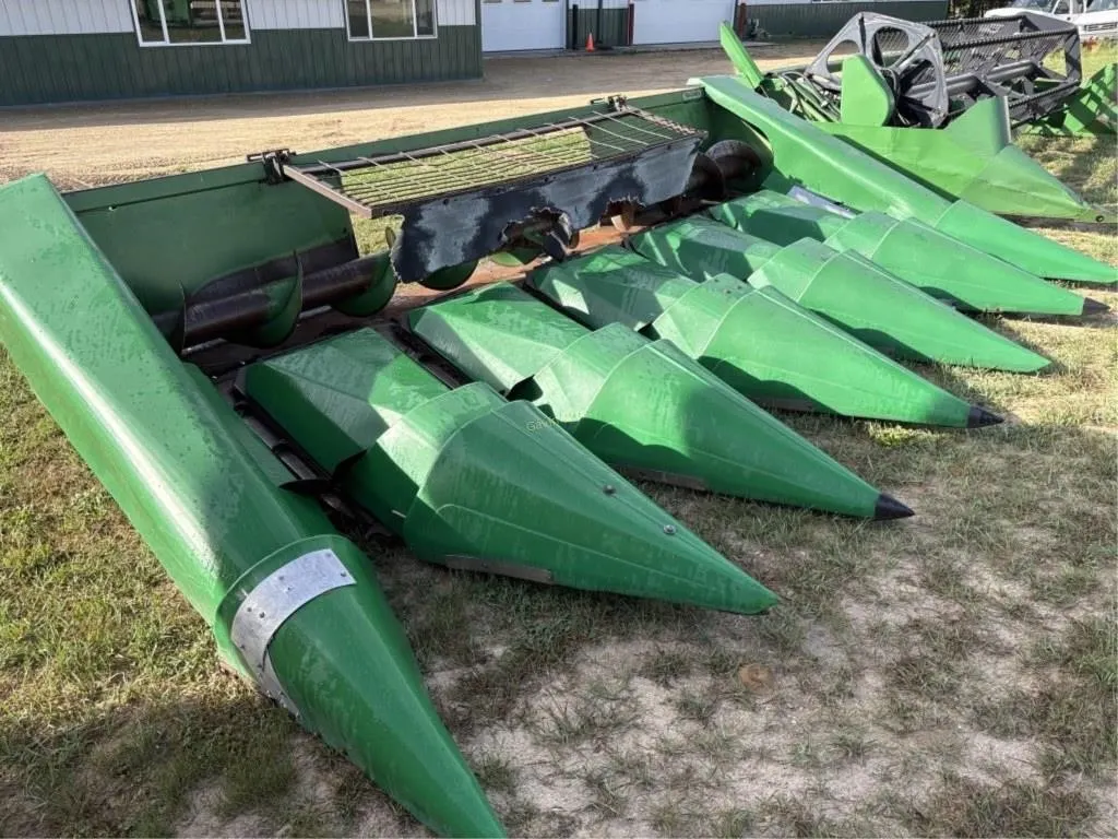 John Deere 643 6-Row Corn Head