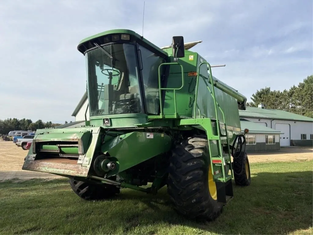 John Deere 9500 Combine