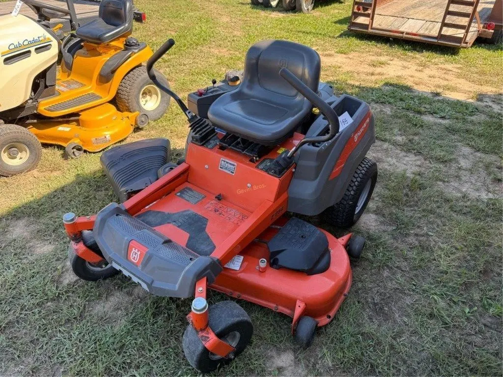 Husqvarna Z254 Zero Turn Mower