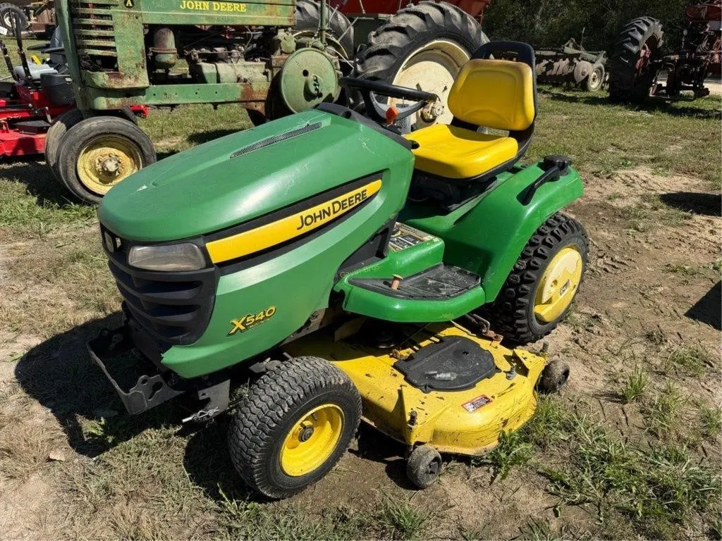 John Deere X540 Lawn Mower