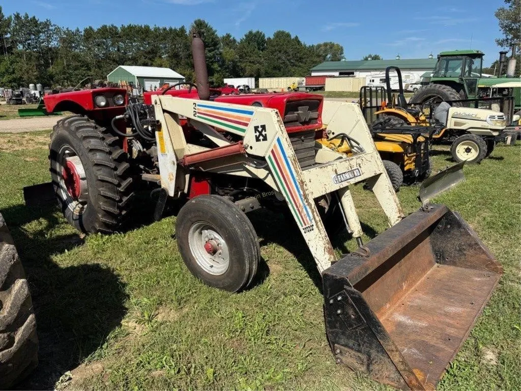 Massey Fergusen 165 Tractor with Loader