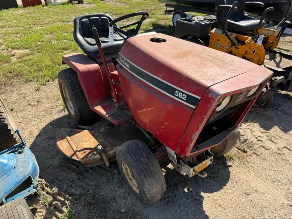 Cub Cadet 582 Lawn Mower