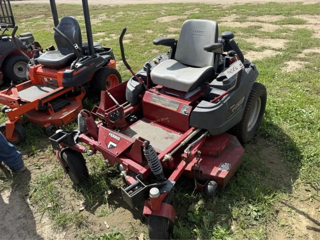 Ferris IS1000 Zero Turn Mower