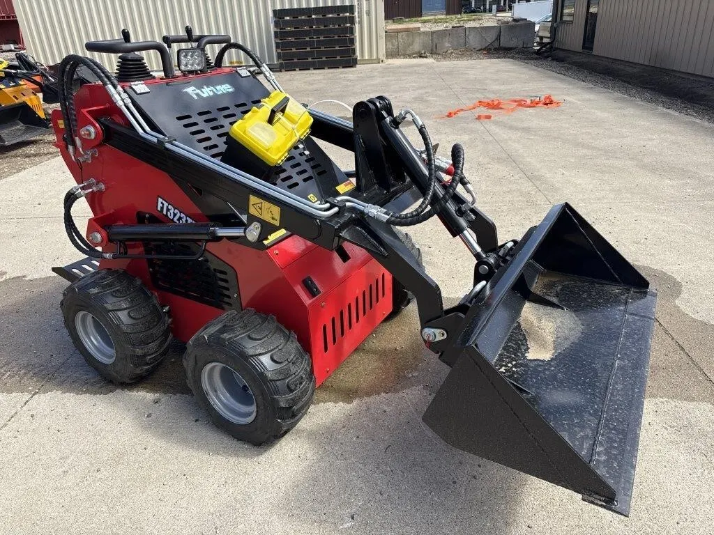 2026 FUTURE Skid Steer Loader - FT-323TZ