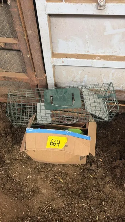 Live trap, hardware