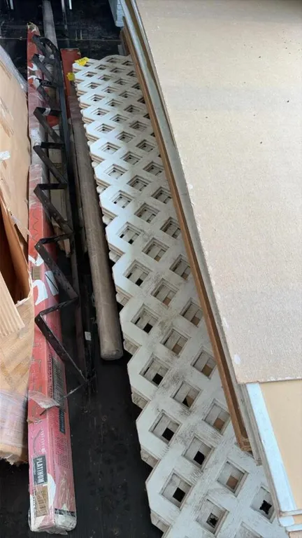 6- sheets white lattice