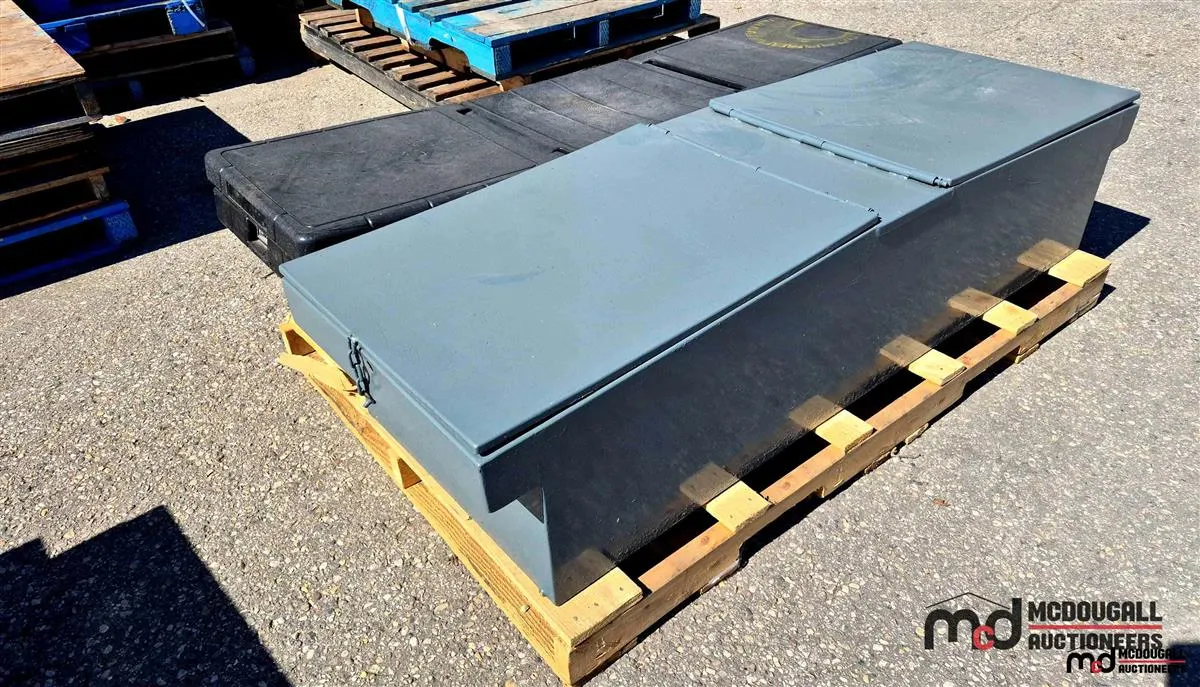 Metal & Plastic Truck Tool Boxes
UNRESERVED
