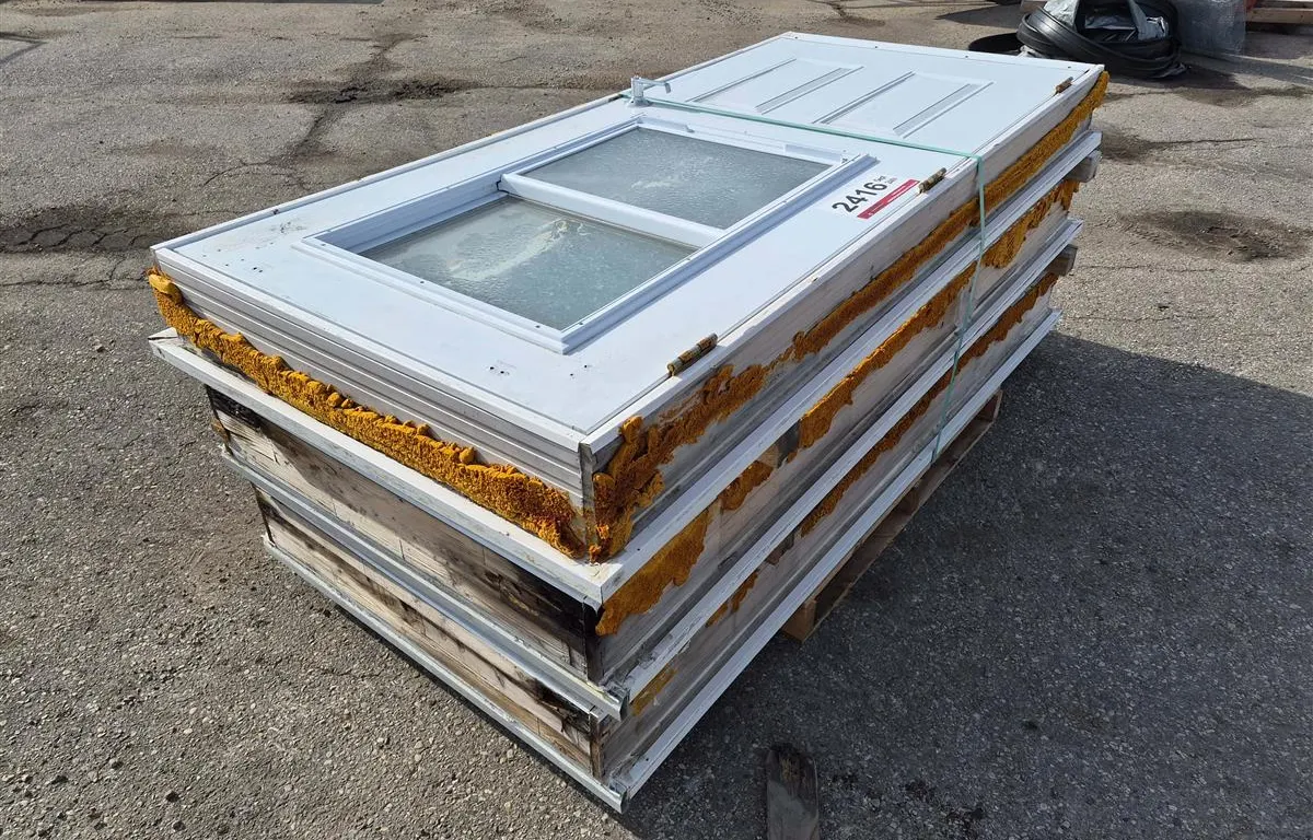 (3) Assorted Exterior Doors w/ Glass Inserts
UNRESERVED