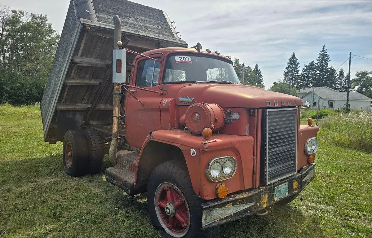 Dodge 900 S/A Grain Truck (Non-Runner)
UNRESERVED