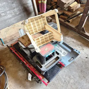 Assorted Mechanic Creepers and Shop Stools
 UNRESERVED