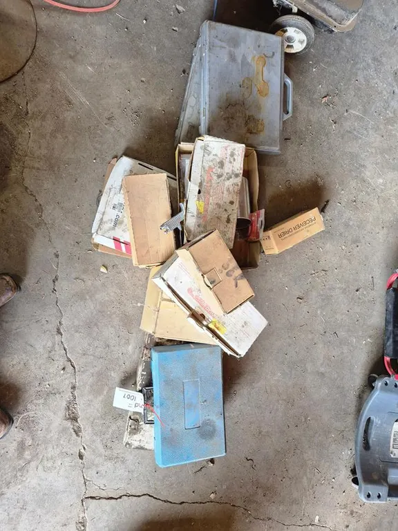 Bearing Puller Kit and Assorted Case Parts
UNRESERVED