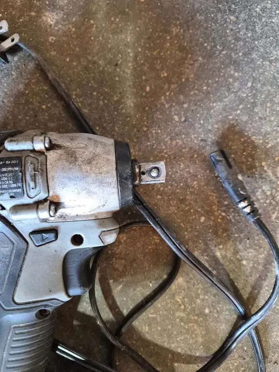 Maximum 20V 1/2 Impact Wrench Kit
UNRESERVED