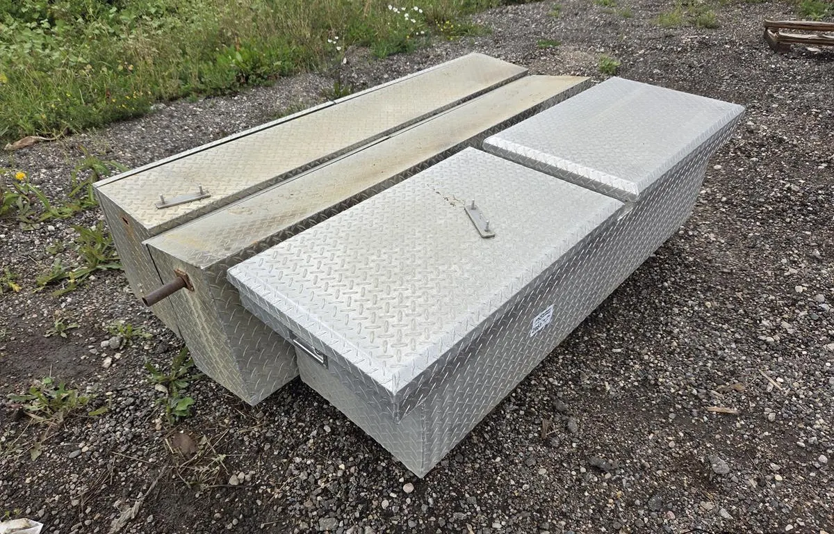 (3) Aluminum Diamond Plate Truck Toolboxes
UNRESERVED