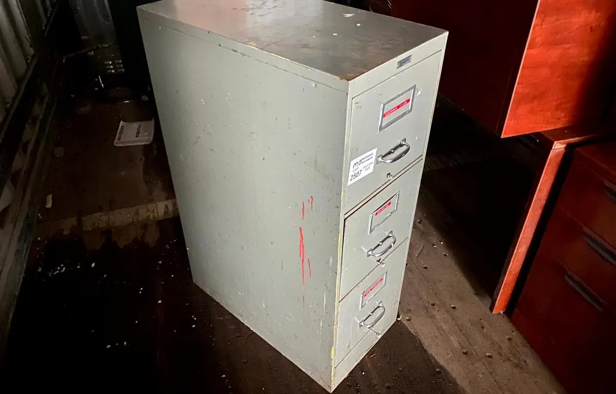 Unger's Inc. 3-Drawer Filing Cabinet
UNRESERVED