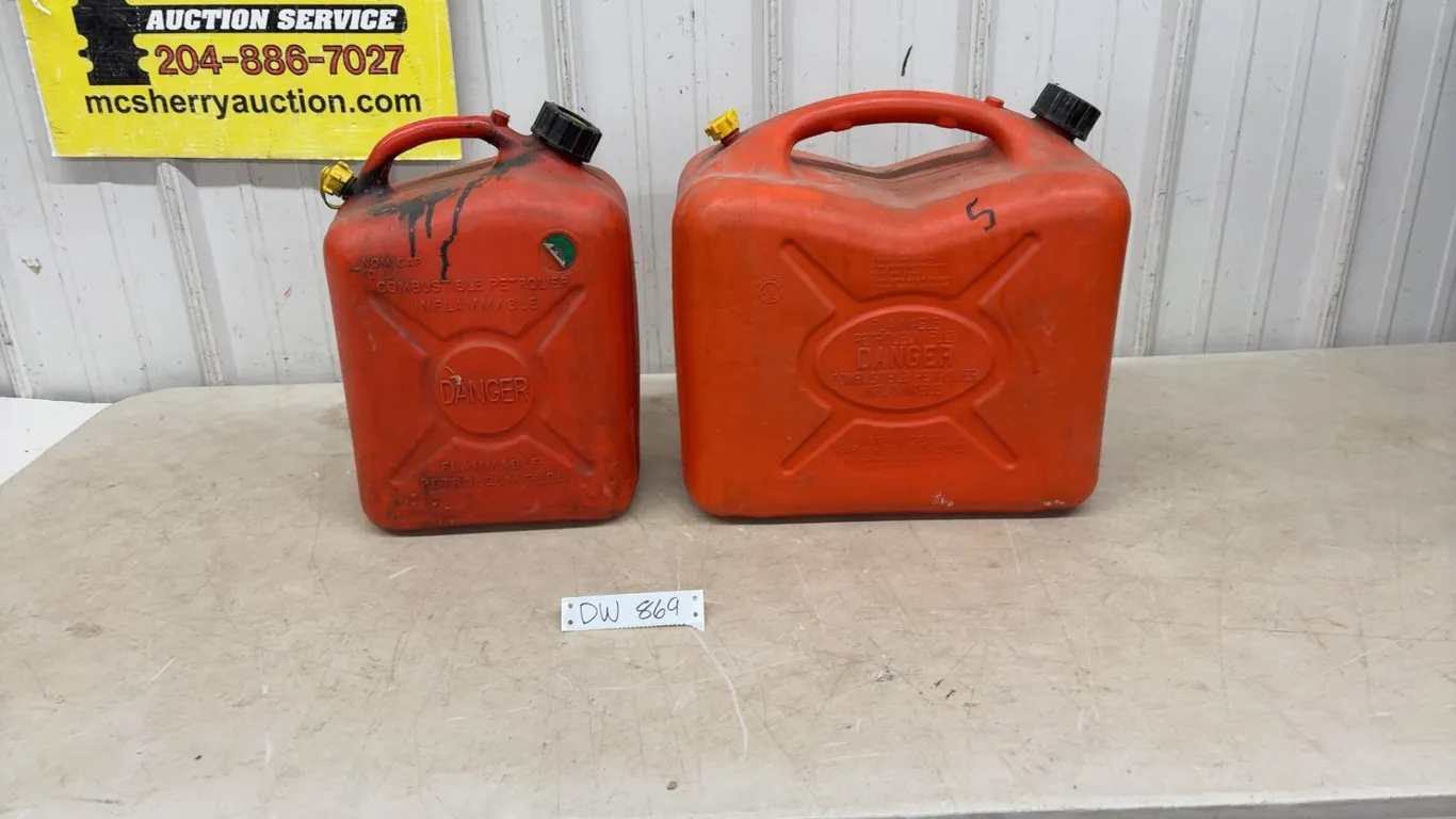 2 Jerry Cans