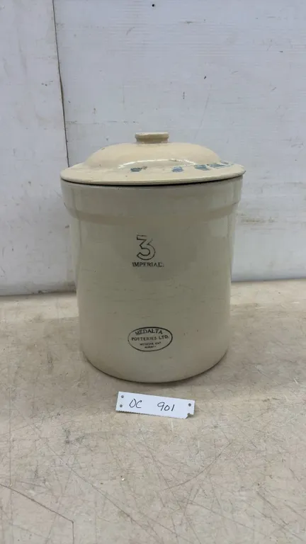 Medalta Potteries Ltd. 3-Gallon Imperial Stoneware Crock with Lid, Medicine Hat, Alberta