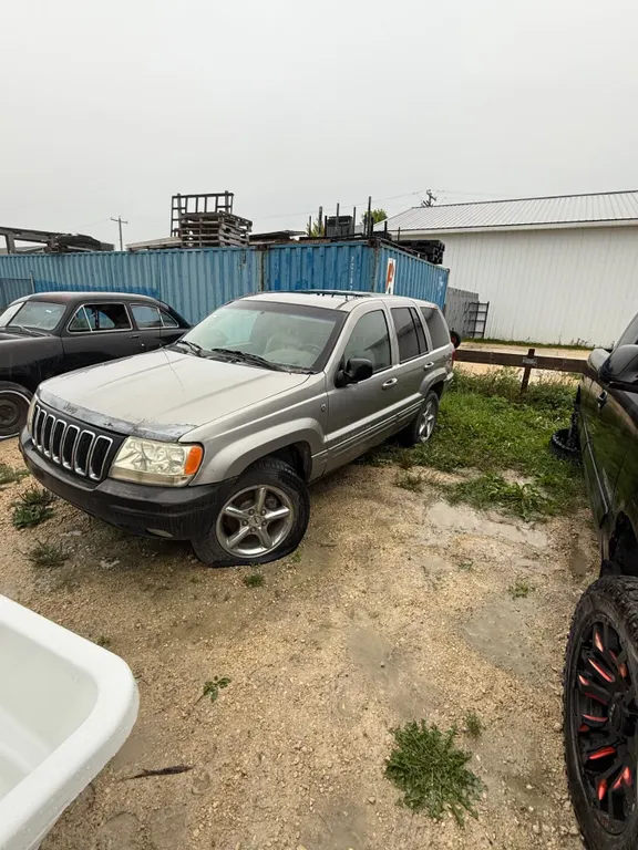 2001 Jeep Grand Cherokee. Rebuilt Status. Comes with TOD and Key.