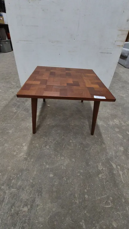 Parquet Top Side Table 23”×20”×20”