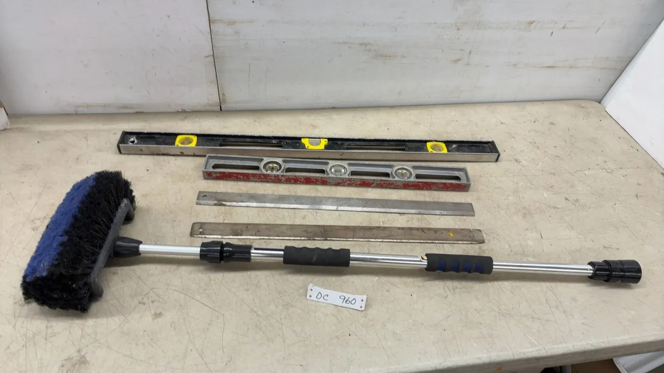 Spirit Levels, Metal Straight Edges and Telescopic Wash Brush
