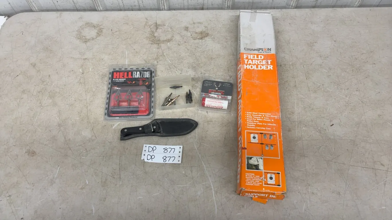 3 Crossbow Bolt Arrows, Hell Razor Tips, and Target Points