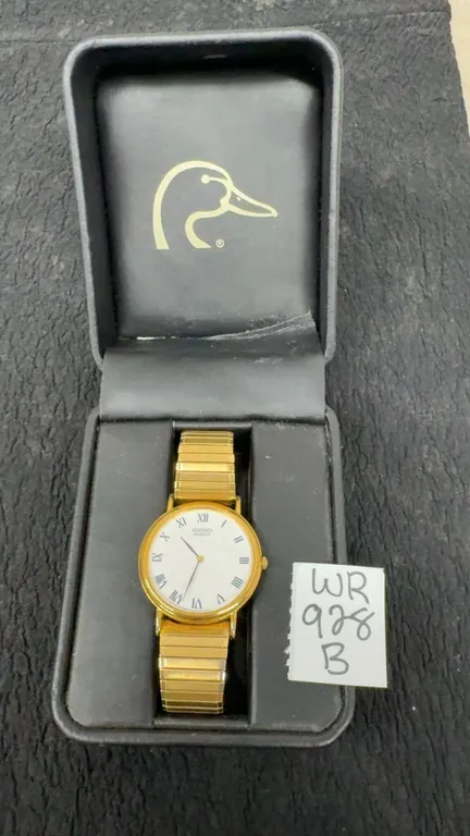 Vintage Seiko - 7N000-8A000 Gold Tone Quartz, Watch working Perfectly, New Battery