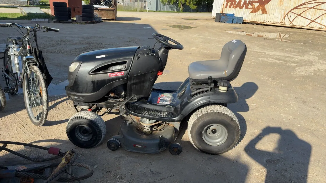 Craftsman YT 4000 Riding Lawn Mower with Briggs and Stratton 24 Horsepower Engine, Runs Good